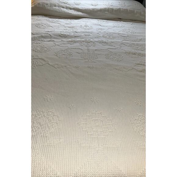 Bates George Washington Queen Choice Hobnail Bedspread White Fringed 92”x112” - Picture 4 of 7